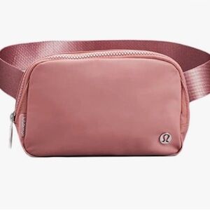 Lululemon Everywhere Belt Bag